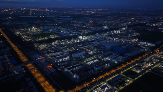 365上市公司官网夜景（南通本部）